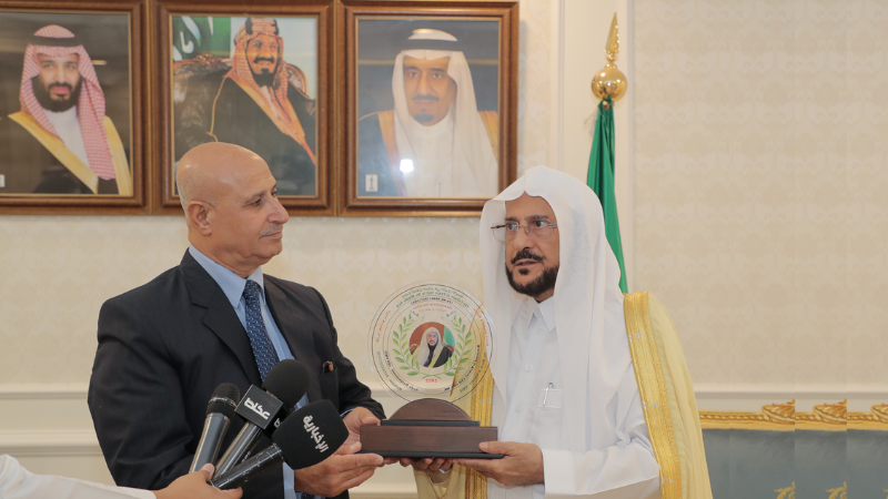 درع قائد وصانع سلام عام ٢٠٢٢م من مؤسسة العالم في الولايات المتحدة 