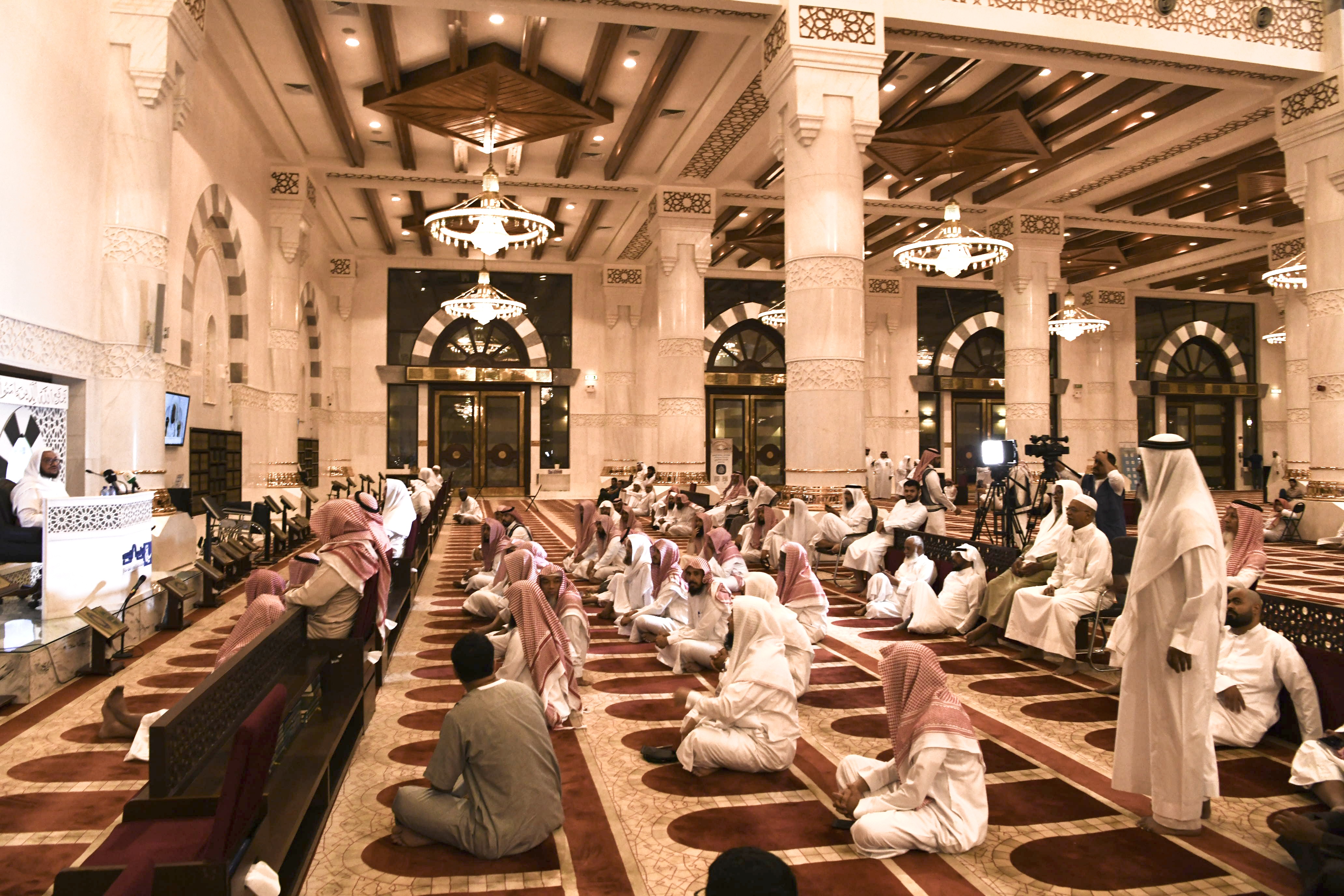 لقطات من ندوة اليوم الوطني بمكة المكرمة (3).JPG