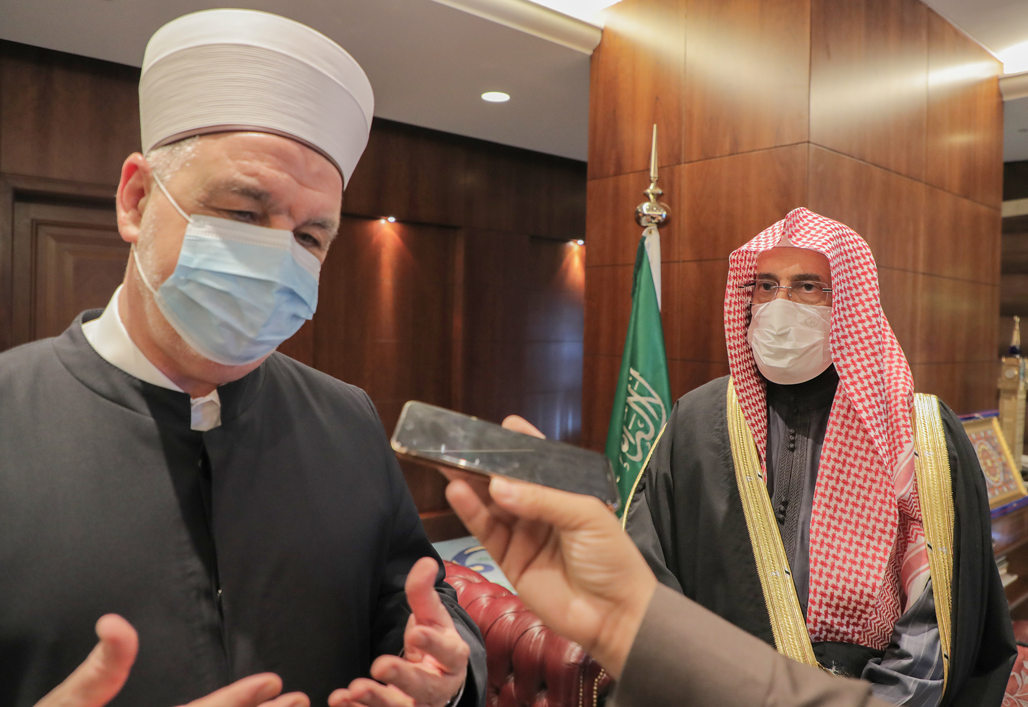 لقطات من لقاء الوزير برئيس علماء البوسنة (1).jpg