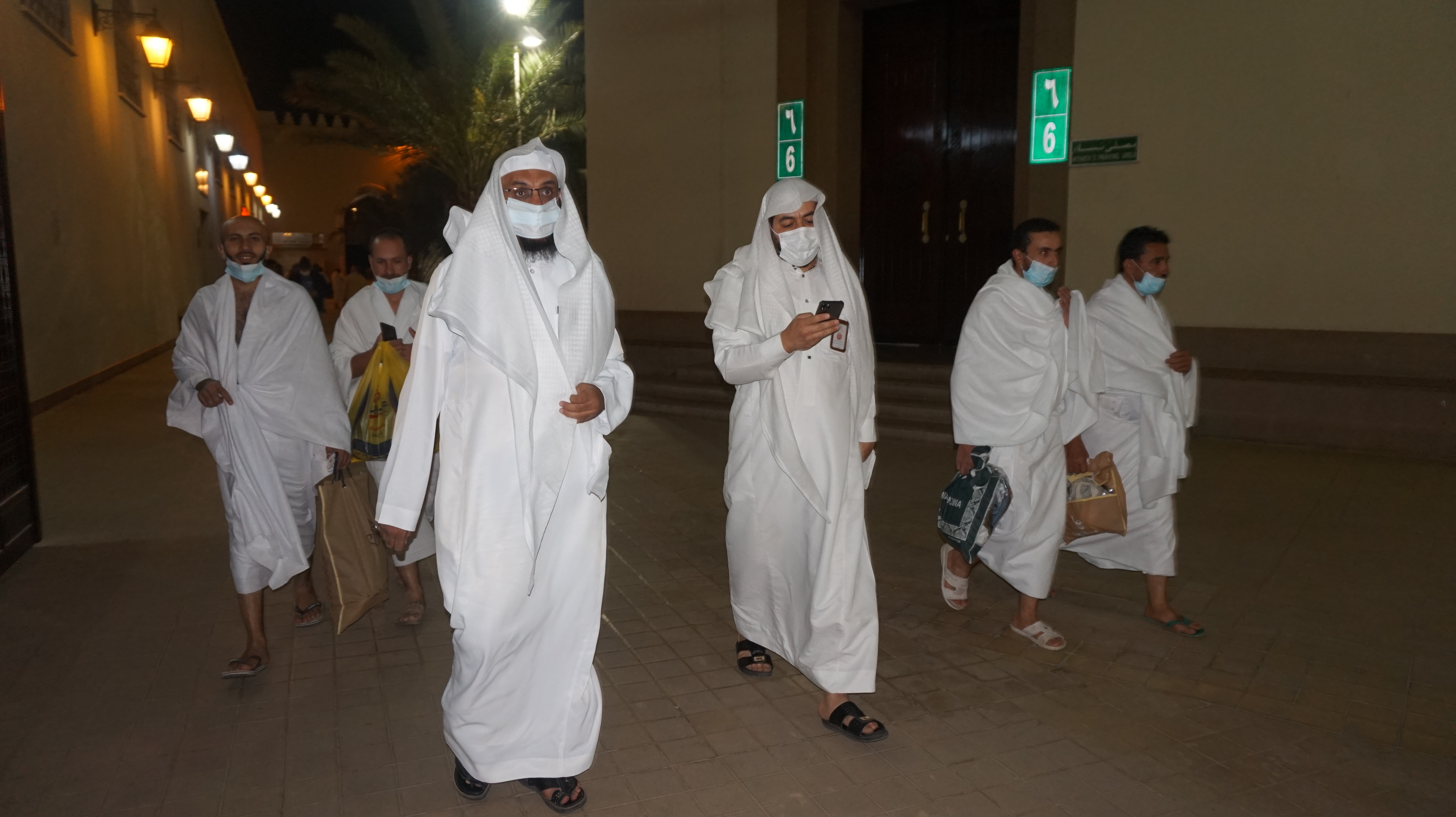 مدير الشؤون الإسلامية بالمدينة المنورة يقف على جاهزية جامع الميقات (ذي الحليفة) (6).JPG