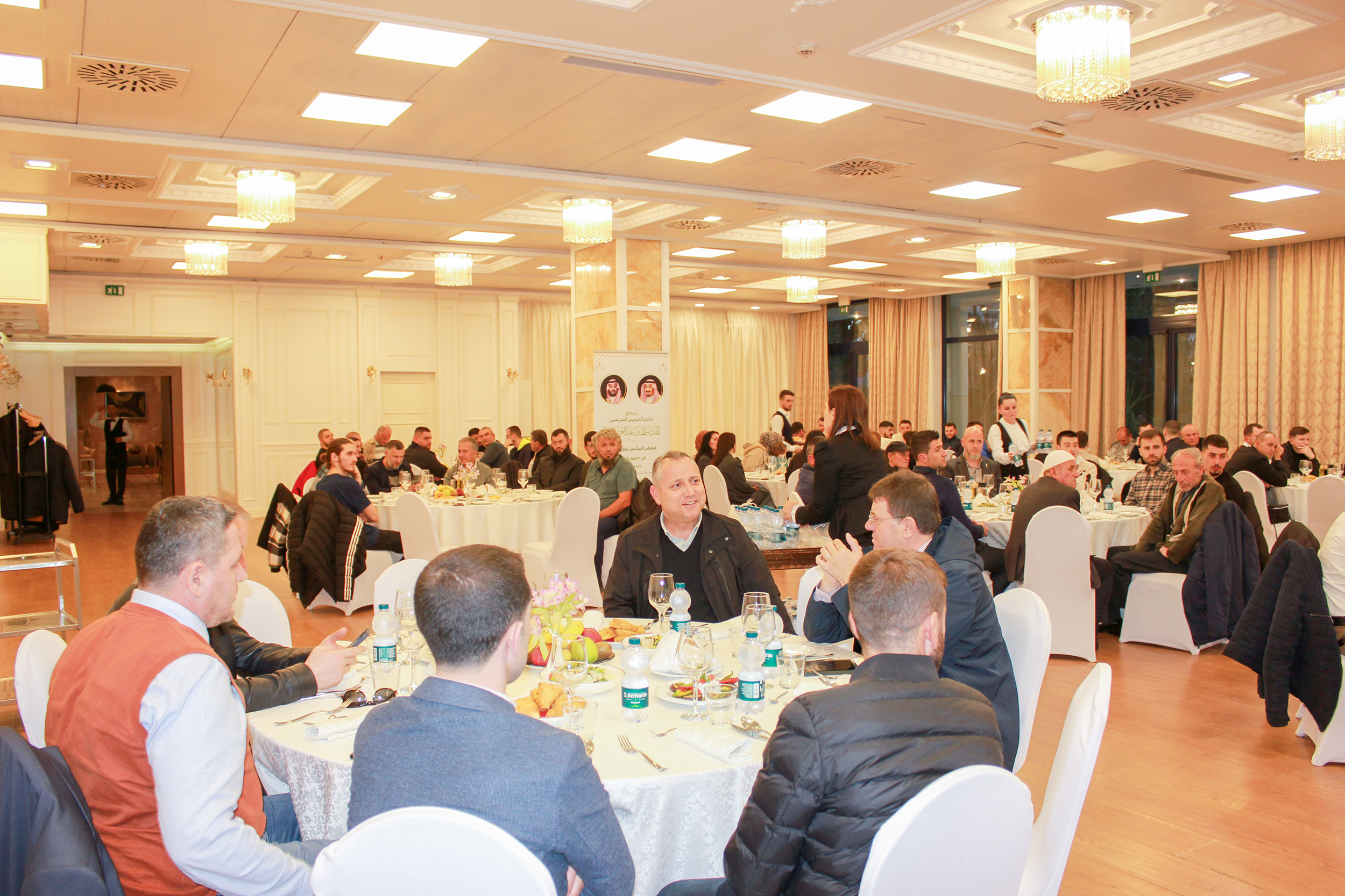 مأدبة إفطار في ألبانيا (2).JPG
