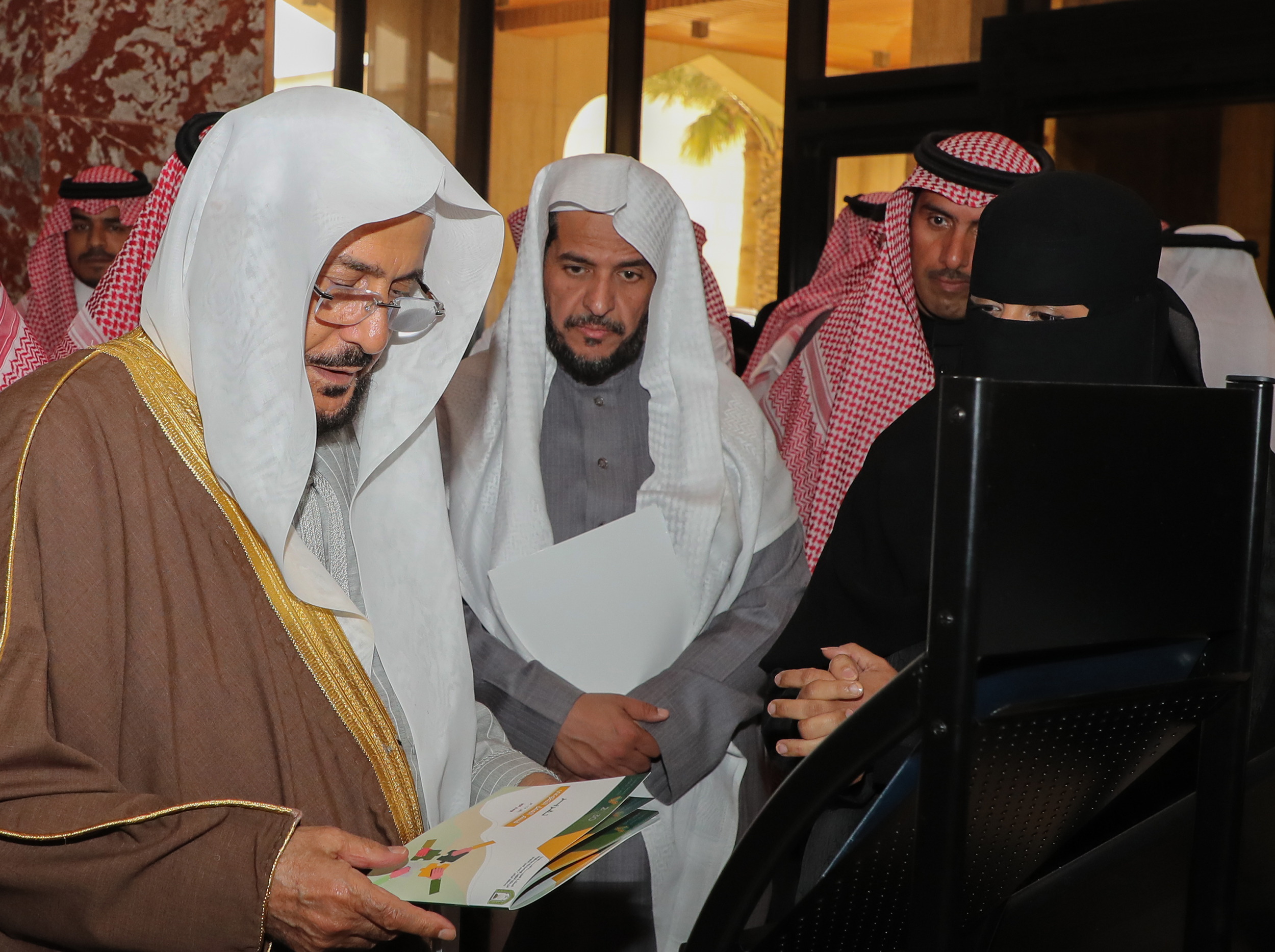 وزير الشؤون الإسلامية يتفقد فرع الوزارة بمنطقة الرياض ومتابعة سير العمل والخدمات المقدمة (7).jpg