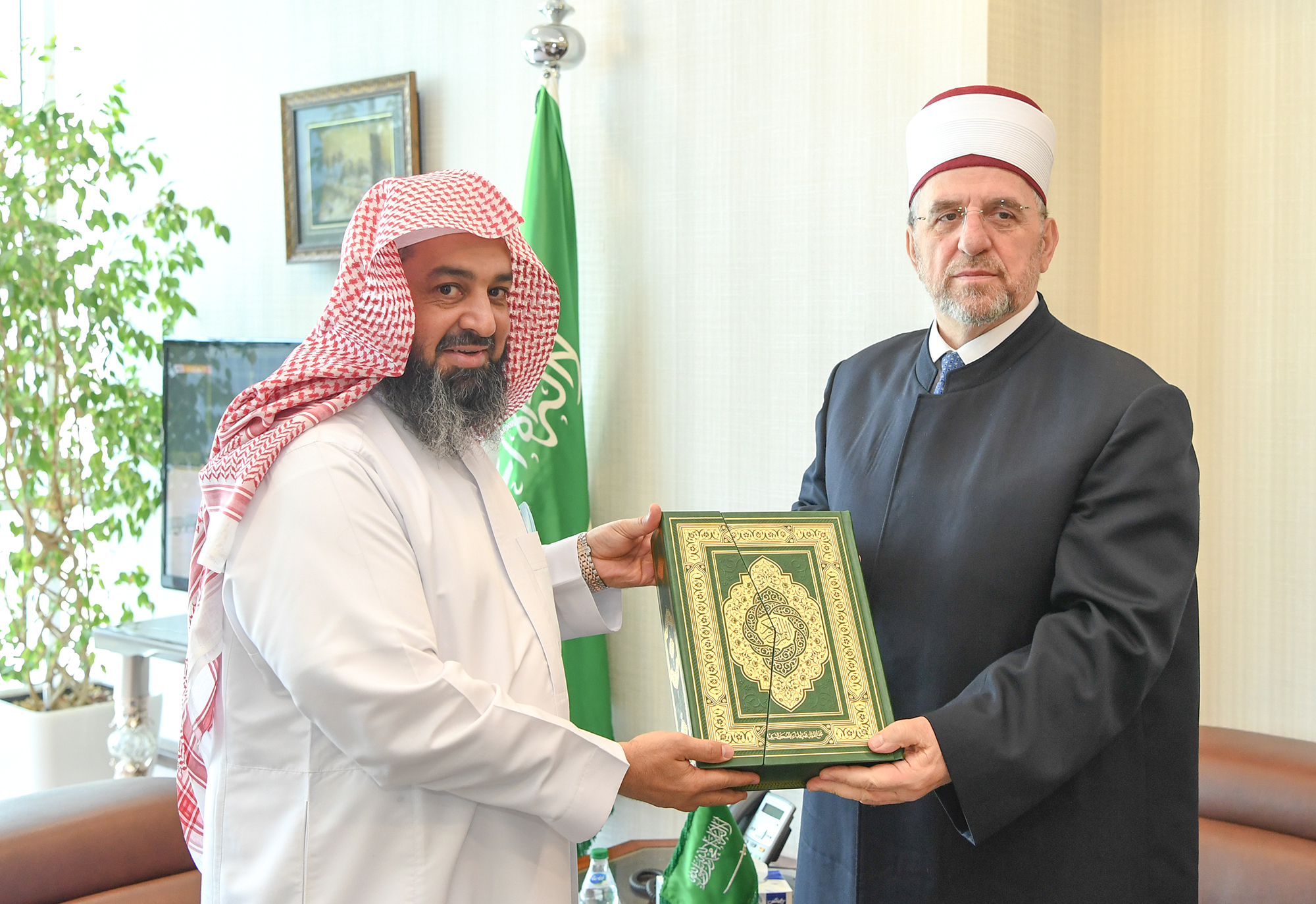 وكيل الشؤون الإسلامية يلتقي مفتي كوسوفا (8).jpg