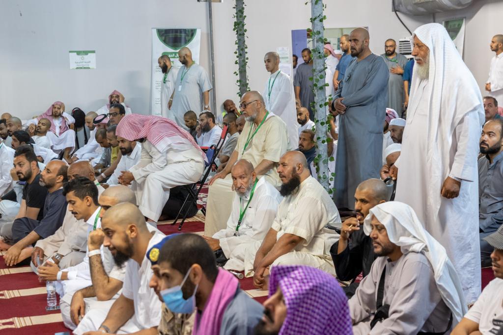 لقطات من المسابقة الثقافية لضيوف الملك في الحج (3).jfif