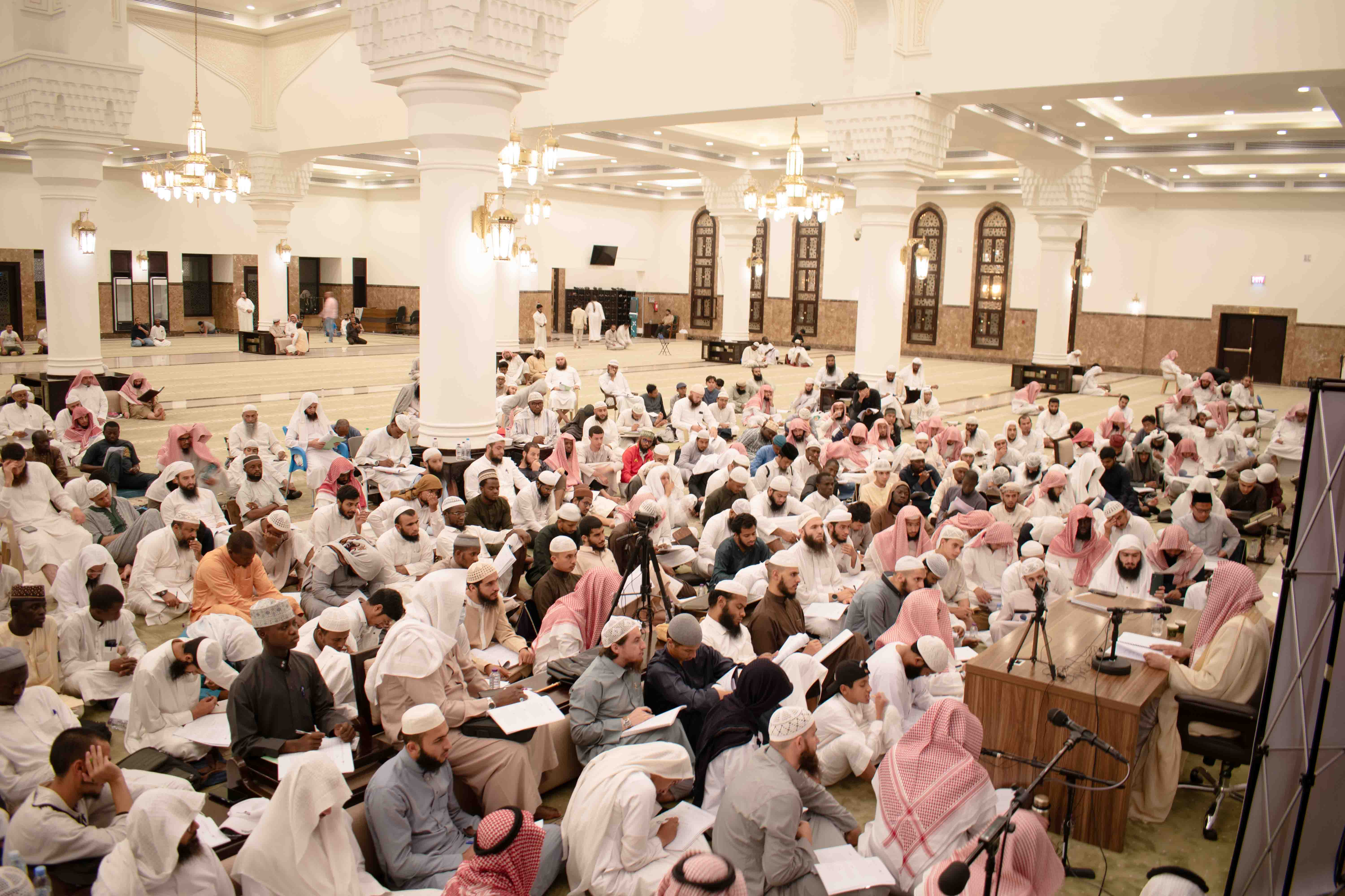 لقطة من الدورة العلمية الموحدة بالمدينة.jpg