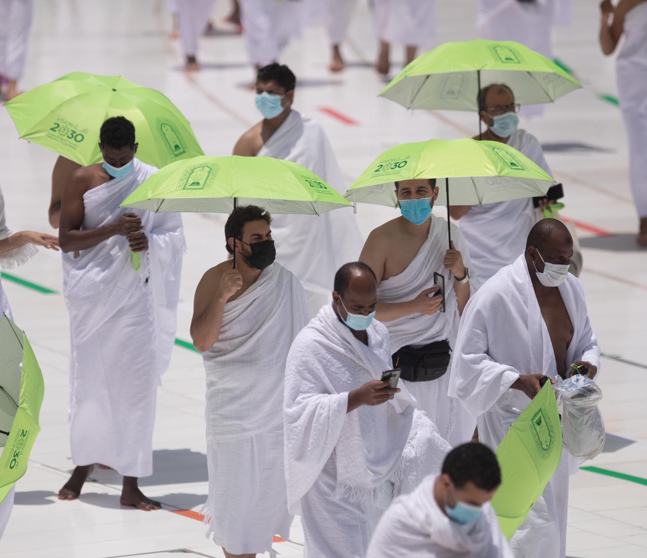 الشؤون الإسلامية تواصل تنفيذ مبادرة  ظل ووقاية  لخدمة ضيوف الرحمن بمنطقة مكة المكرمة (3).jpg