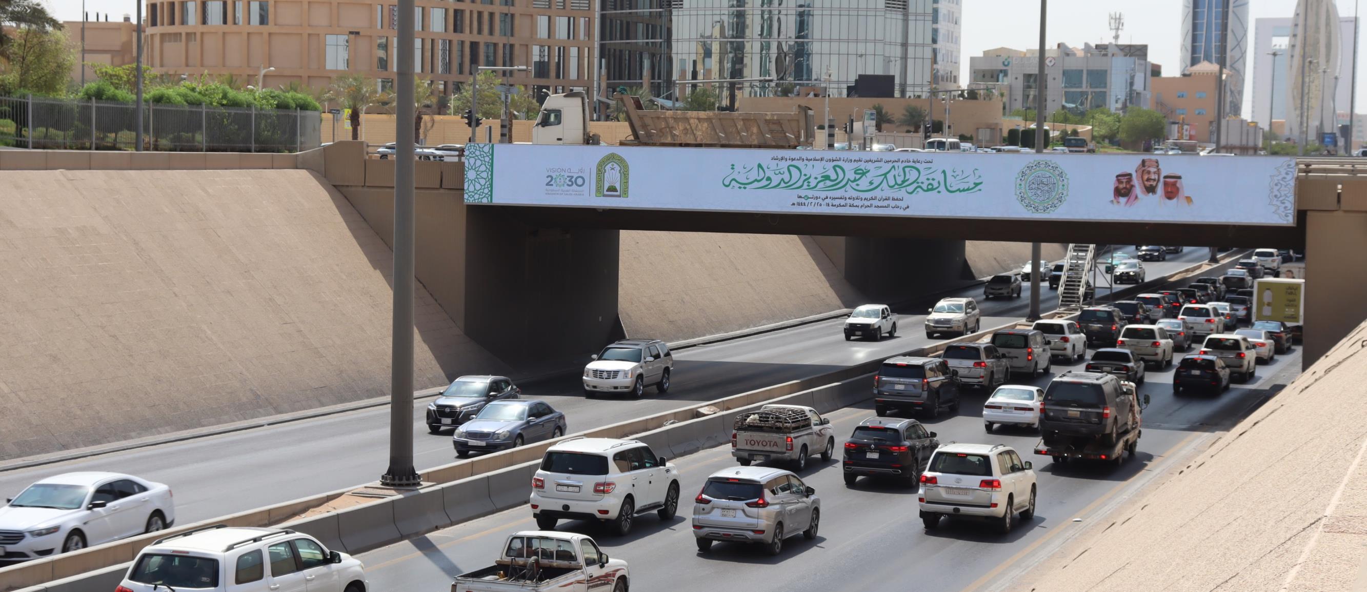 شاشات إعلان مسابقة الملك عبدالعزيز بالطرق (6).jpg