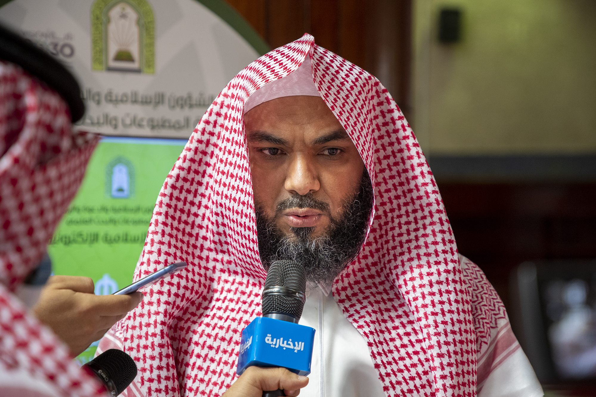 مدير فرع الشؤون الإسلامية بمكة يتفقد مسجد التنعيم للاطمئنان على الخدمات المقدمة لضيوف الرحمن (2).jpg