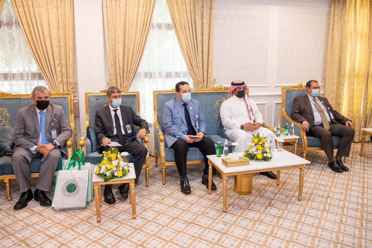 وزير الشؤون الإسلامية يلتقي الأمين العام لمجمع الفقه الإسلامي الدولي (4).jpeg