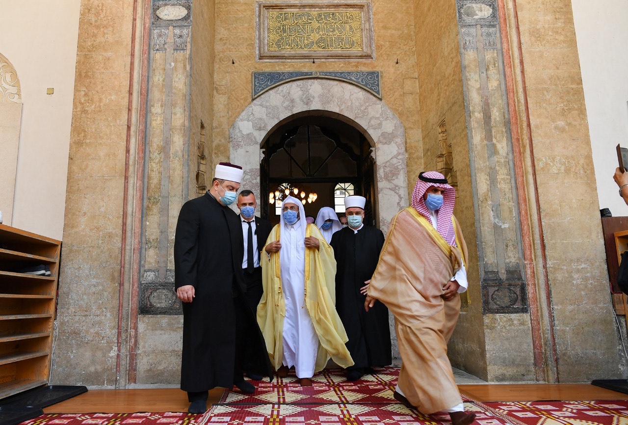 معالي الوزير يزور المسجد والمكتبة والمدرسة الإسلامية في سراييفو _(1)_.jpeg