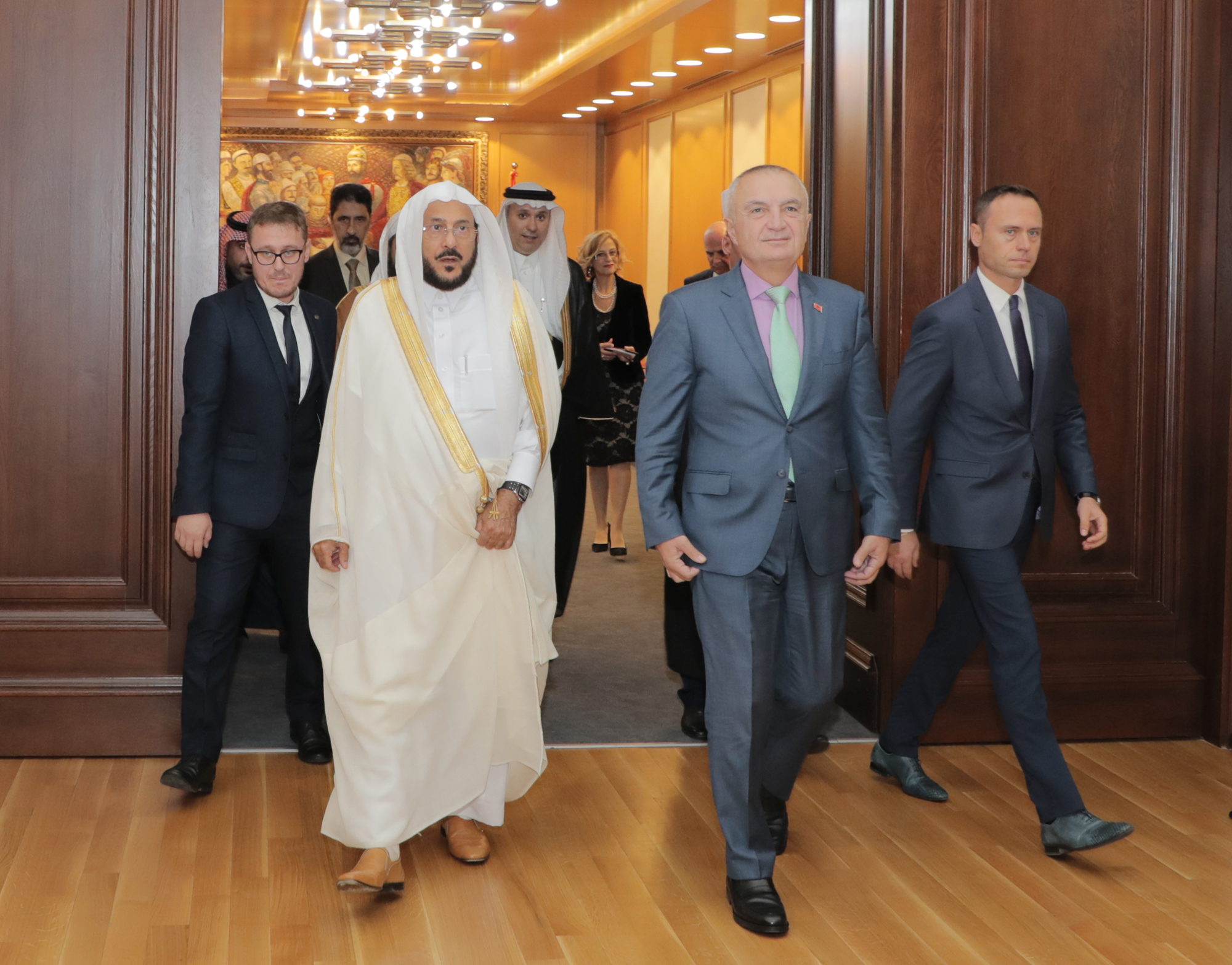الرئيس الألباني يستقبل وزير الشؤون الإسلامية (4).jpg