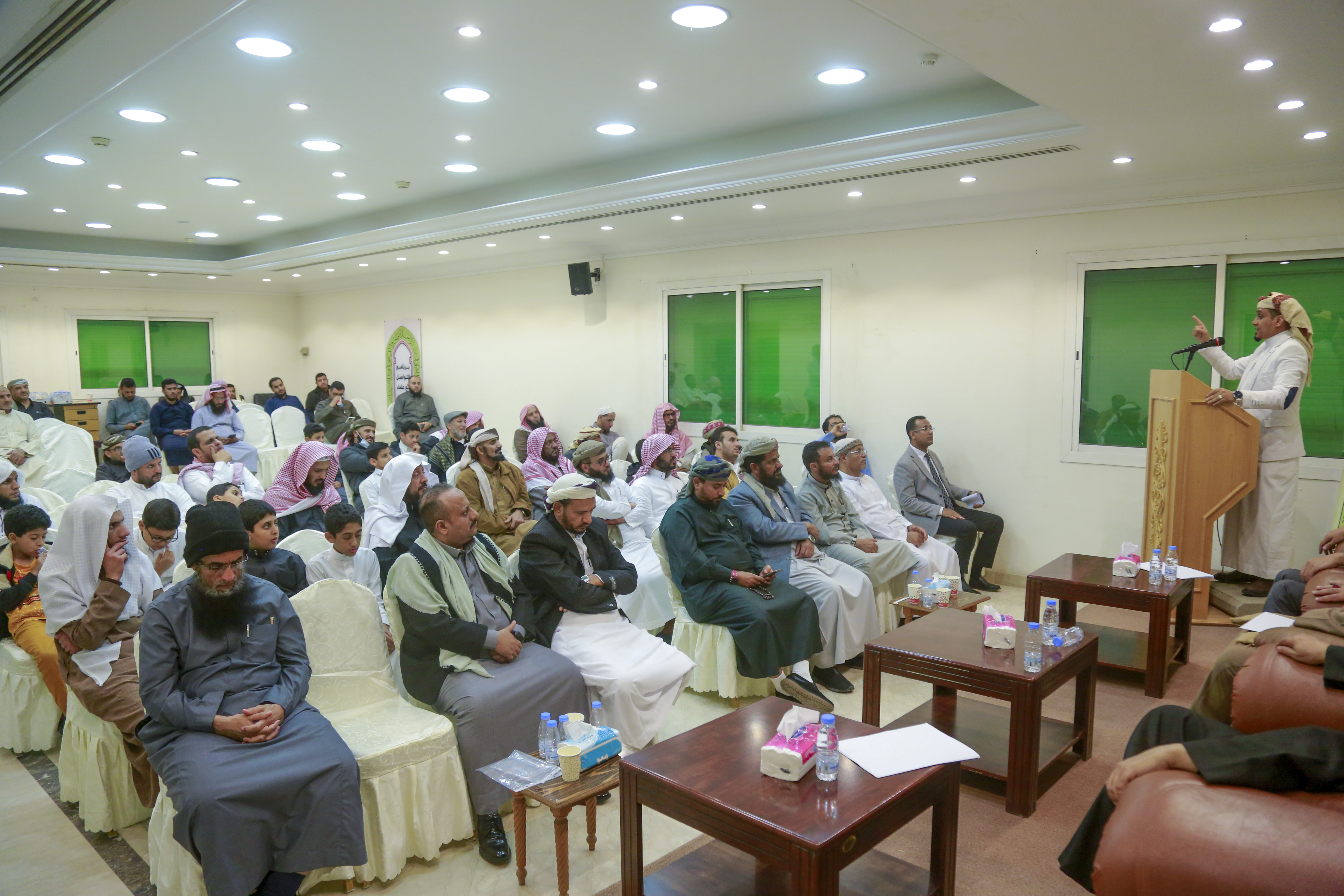برنامج التواصل مع علماء اليمن ينظم ندوة عن الشعر ودوره في التصدي للمشروع الحوثي (6).JPG