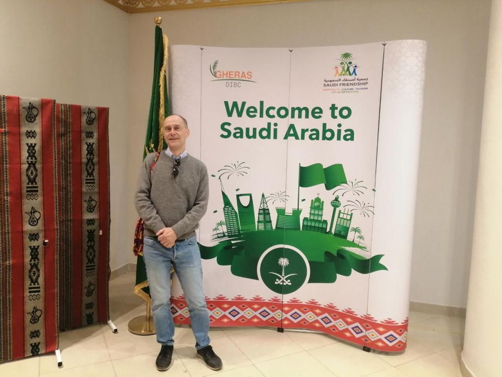 زوار معرض أهلا وسهلاً بكم في السعودية المملكة بلد جميل ولديها شعب كريم متسامح (4).jpeg