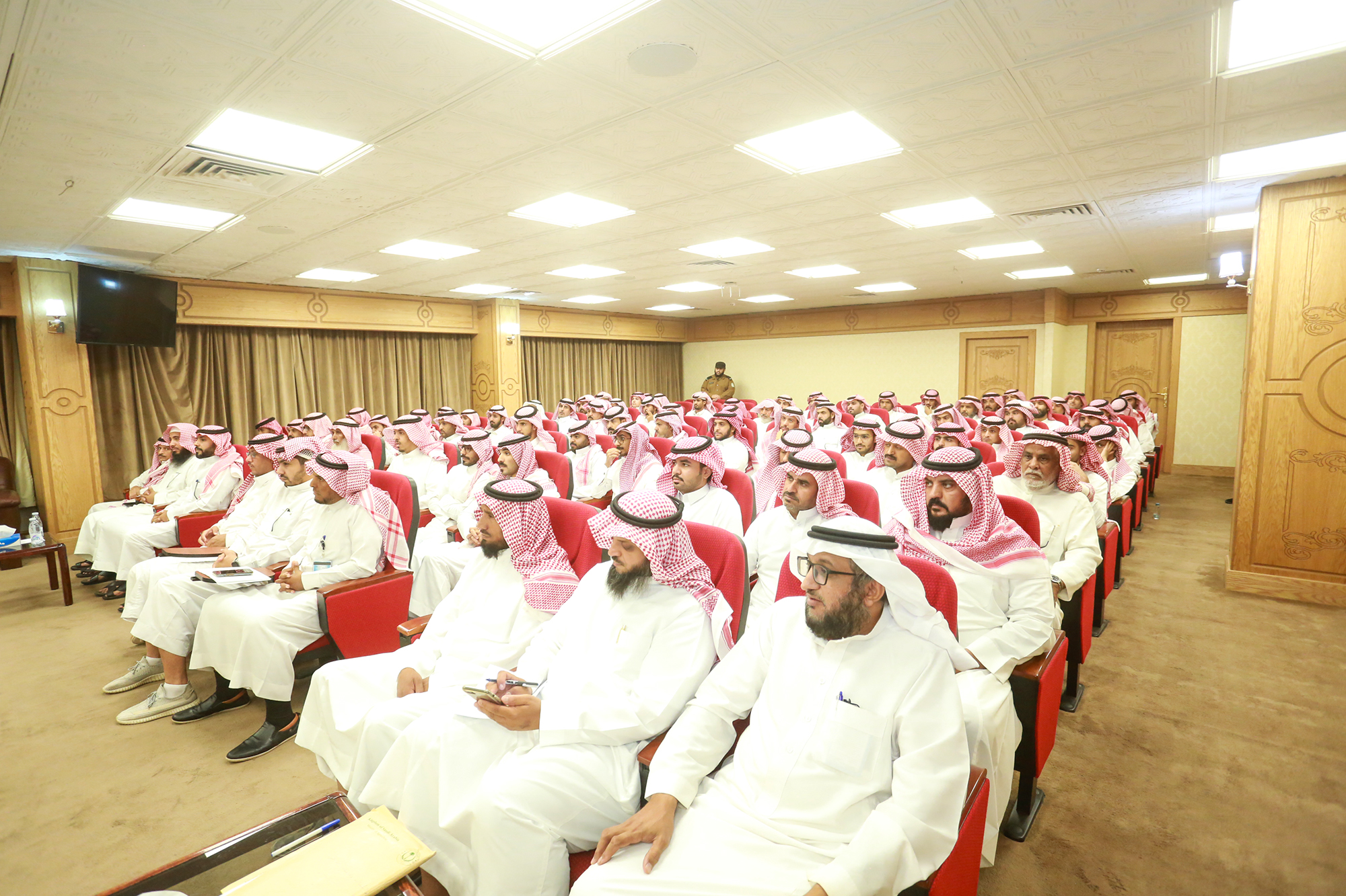 صور اجتماع مراقبي الرس والبكيرية ورياض الخبراء.2.jpg