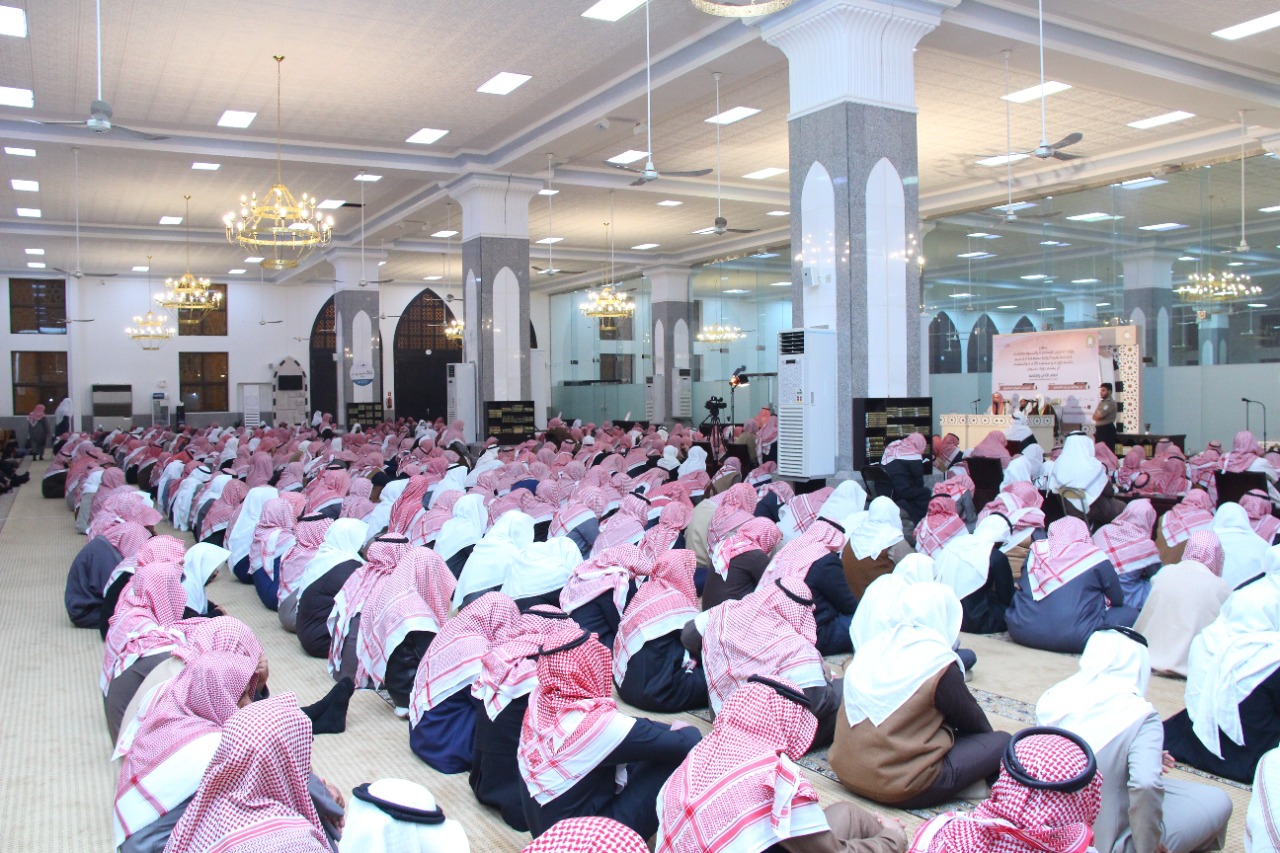 الشؤون الإسلامية تختتم الدورة العلمية أحكام الأذان والإقامة بمدينة بريدة (3).jpeg