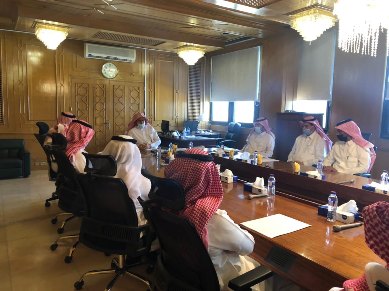 السبيعي يجتمع بمدراء الإدارات بفرع الشؤون الإسلامية بالرياض (2).jpg