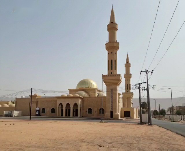 العتيبي خلال زيارته لمحافظتي العلا والعيص (1).jpg
