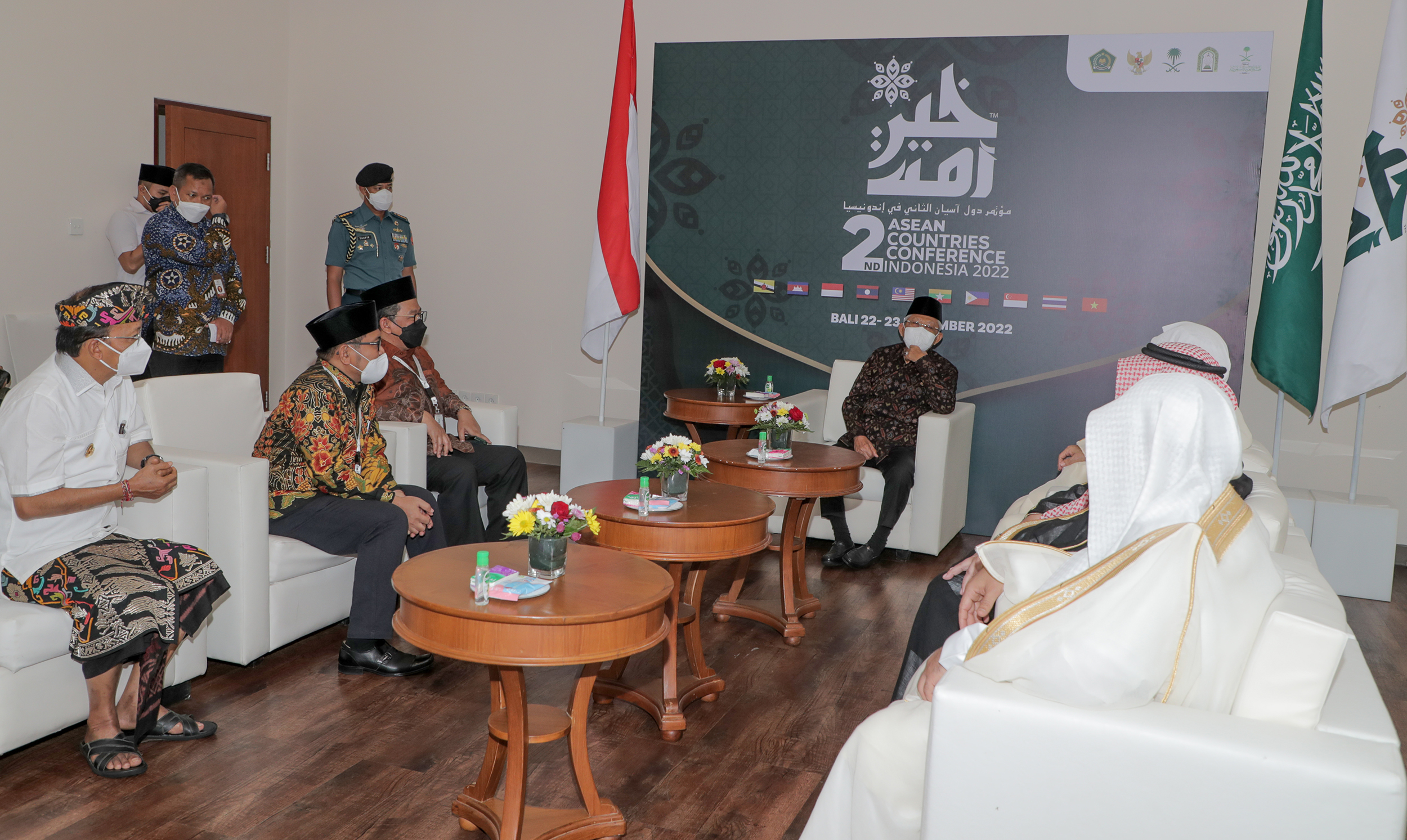 نائب الرئيس الاندونيسي يستقبل معالي الوزير (1).jpg